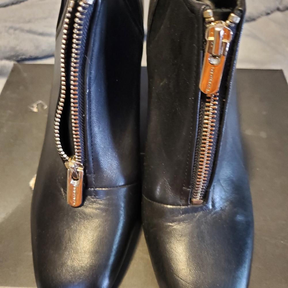 Tahari ankle boot